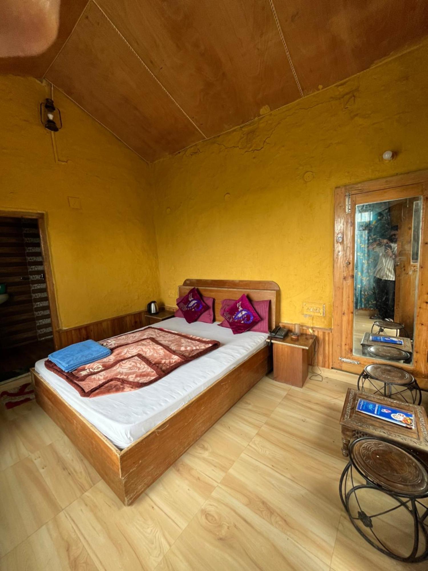 Apple Garden Cottages And Restaurant Dhanaulti Exterior photo